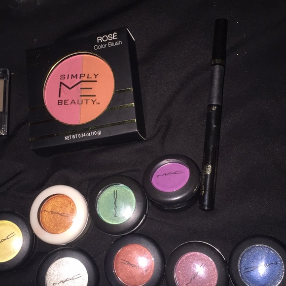 Makeup bundle - Picture 2 of 4